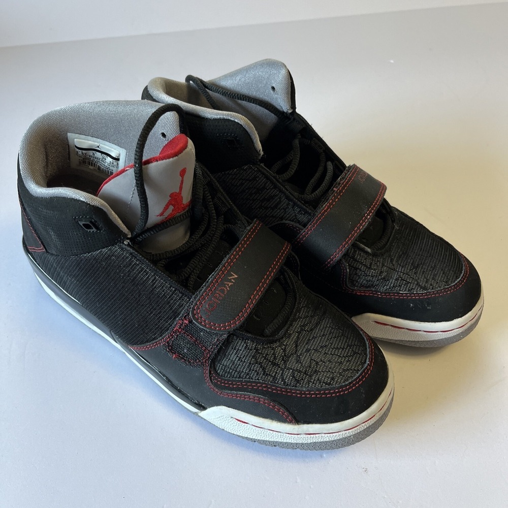 Jordan V IV III Black Red Cement 602662 004 Kids shoes Sz 6.5Y Nike, EXCELLENT